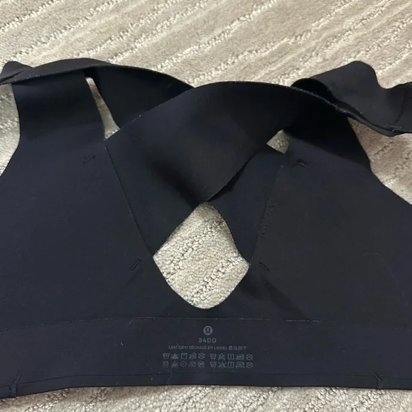 Lululemon Black Women's Zip Sports Bra - Picture 4 of 4